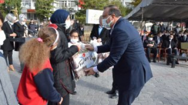 Bugün cumhuriyetimizin 98. yılı. Coşkuluyuz, gururluyuz. #29Ekim #CumhuriyetBayramı'mız kutlu olsun, cumhuriyetimiz daim olsun.