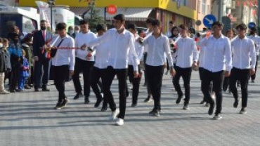 Bugün cumhuriyetimizin 98. yılı. Coşkuluyuz, gururluyuz. #29Ekim #CumhuriyetBayramı'mız kutlu olsun, cumhuriyetimiz daim olsun.