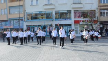 Bugün cumhuriyetimizin 98. yılı. Coşkuluyuz, gururluyuz. #29Ekim #CumhuriyetBayramı'mız kutlu olsun, cumhuriyetimiz daim olsun.
