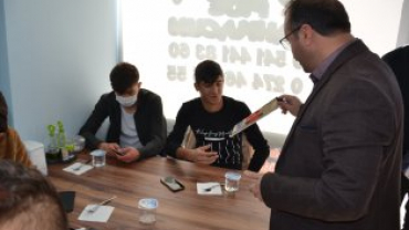 BELEDİYE BAŞKANIMIZ HÜSEYİN DOĞAN LİSELİ GENÇLERİMİZLE BİR ARADA