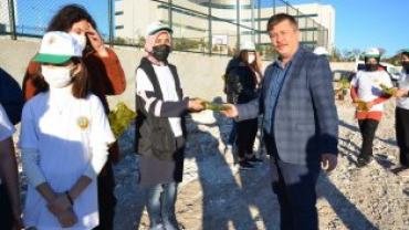Gençlik Merkezini Gençler Yeşertecek