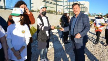 Gençlik Merkezini Gençler Yeşertecek