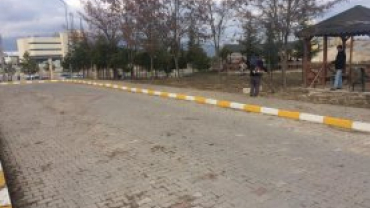 BELEDİYEMİZ PARK BAHÇE VE TEMİZLİK İŞLERİ MÜDÜRLÜĞÜMÜZCE İLÇEMİZ MESLEK YÜKSEK OKULU KAMPÜS BAHÇESİNDE OT TEMİZLİĞİ,ÇEVRE DÜZENLEME VE GENEL TEMİZLİK ÇALIŞMALARI YAPILDI...