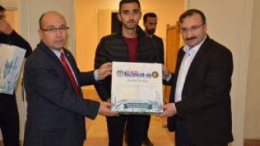 HİZMET İŞTEN ÜYESİ OLAN BELEDİYE İŞÇİLERİNE YENİ YIL HEDİYESİ
