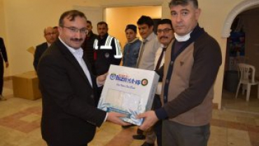 HİZMET İŞTEN ÜYESİ OLAN BELEDİYE İŞÇİLERİNE YENİ YIL HEDİYESİ