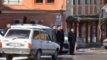 18 MART ÇANAKKALE ŞEHİTLERİ ANMA PROGRAMI  HÜKÜMET KONAĞI ÖNÜNDEKİ ATATÜRK BÜSTÜNE ÇELENK KOYMA TÖRENİ İLE BAŞLADI...