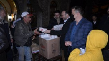 EMET BELEDİYEMİZCE MİRAÇ KANDİLİ MÜNASEBETİYLE MERKEZ 19 CAMİDE YATSI NAMAZI SONRASI KANDİL SİMİDİ DAĞITILDI...