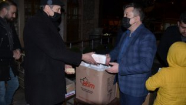 EMET BELEDİYEMİZCE MİRAÇ KANDİLİ MÜNASEBETİYLE MERKEZ 19 CAMİDE YATSI NAMAZI SONRASI KANDİL SİMİDİ DAĞITILDI...