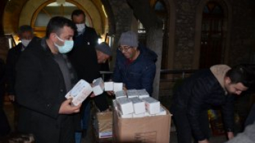 EMET BELEDİYEMİZCE MİRAÇ KANDİLİ MÜNASEBETİYLE MERKEZ 19 CAMİDE YATSI NAMAZI SONRASI KANDİL SİMİDİ DAĞITILDI...