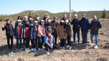 21 MART DÜNYA ORMANCILIK GÜNÜ VE HAFTASINDA FİDANLAR TOPRAKLA BULUŞUYOR...