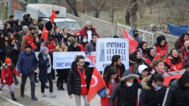 18 MART ŞEHİTLERİNİ ANMA VE ÇANAKKALE ZAFERİ GÜNÜNDE ŞEHİTLERİMİZE SAYGI YÜRÜYÜŞÜ DÜZENLENDİ..