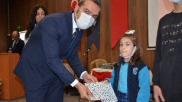 18 MART ÇANAKKALE ŞEHİTLERİNİ ANMA PROGRAMI GAZİKEMAL İLKÖĞRETİM OKULU KONFERANS SALONUNDA GERÇEKLEŞTİRİLDİ...