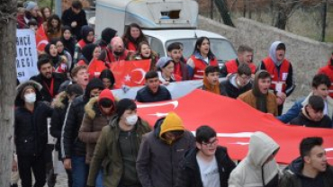 18 MART ŞEHİTLERİNİ ANMA VE ÇANAKKALE ZAFERİ GÜNÜNDE ŞEHİTLERİMİZE SAYGI YÜRÜYÜŞÜ DÜZENLENDİ..
