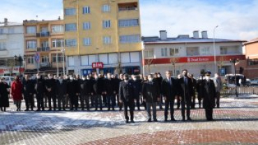 18 MART ÇANAKKALE ŞEHİTLERİ ANMA PROGRAMI  HÜKÜMET KONAĞI ÖNÜNDEKİ ATATÜRK BÜSTÜNE ÇELENK KOYMA TÖRENİ İLE BAŞLADI...
