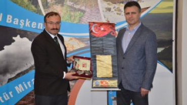 DÜNYANIN EN ETKİLİ BİLİM İNSANLARI LİSTESİNE GİREN HEMŞEHRİMİZ PROF.DR. ALİ ÖZCAN İLÇEMİZDEYDİ...