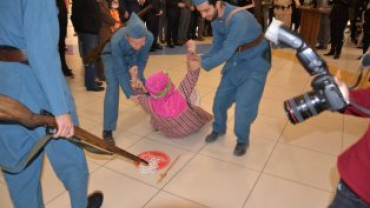 Emetli Zeynep Bacının Şehit Edilişi Duygulu Anlar Yaşattı