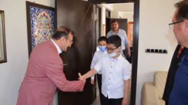 Koltuklar Bugün Çocuklarımızındı