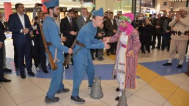 Emetli Zeynep Bacının Şehit Edilişi Duygulu Anlar Yaşattı