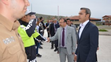 İlçe Emniyet Müdürlüğümüze geçilerek bayramlaşma törenine devam edildi