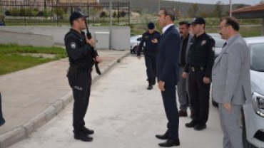 İlçe Emniyet Müdürlüğümüze geçilerek bayramlaşma törenine devam edildi