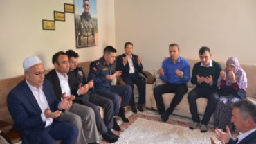 İlçe Protokolü Bayram Öncesi Şehit Ailelerimize Görevlerini Yerine Getirdi