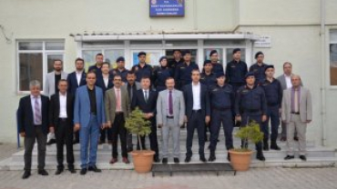 Belediyemizdeki bayramlaşmanın ardından İlçemiz Jandarma komutanlığına geçilerek bayramlaşma törenine devam edildi