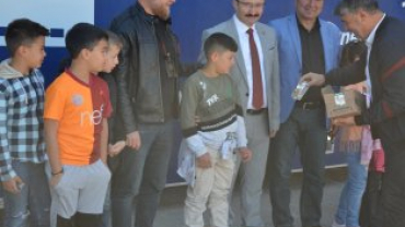 Emet'te Çocuklar Gezen Sinema Şenliğinde Eğlendi