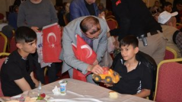 FARKLILIKLARIMIZIN FARKINDAYIZ…