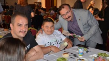 FARKLILIKLARIMIZIN FARKINDAYIZ…