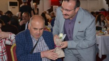 FARKLILIKLARIMIZIN FARKINDAYIZ…