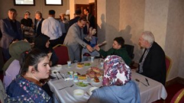 FARKLILIKLARIMIZIN FARKINDAYIZ…