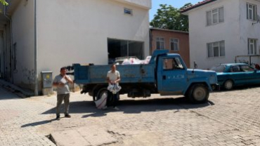 BELEDİYE EKİPLERİ KURBAN BAYRAMI ÖNCESİ HER EVE ULAŞIYOR