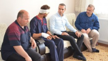 EMET İLÇEMİZDE GEÇİCİ İKAMET EDEN GAZİMİZ UZMAN ÇAVUŞ HASAN CAN'A ZİYARET