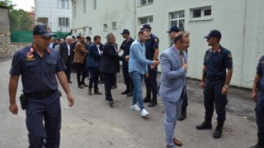 İlçe Protokolümüz İlçe Jandarma Komutanlığını Ziyaret Ederek, Güvenlik Güçlerimiz İle Bayramlaştı...