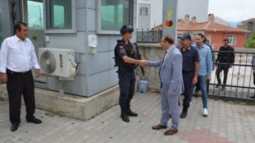 İlçe Protokolümüz İlçe Jandarma Komutanlığını Ziyaret Ederek, Güvenlik Güçlerimiz İle Bayramlaştı...