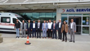 Belediye Başkanımız Hüseyin Doğan  ve Beraberindeki̇ Heyet Dr. Fazıl Doğan Devlet Hastanemizde Ziyaret Ederek Sağlık Personelimizin Ve Tedavi̇ Gören Hastalarımızın Bayramlarını Kutladılar...