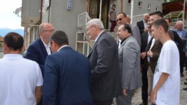 Ak Parti̇ İlçe Başkanlığı Merkez Binasında Bayramlaşma Programı Gerçekleştirildi̇