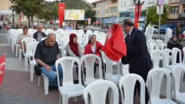 Al bayrak uğruna, şehitlerimiz uğruna, Milli İrade uğruna…