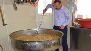 EMET BELEDİYEMİZCE BUGÜN CUMA NAMAZI SONRASI CAMİLERDE AŞURE DAĞITILACAK