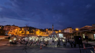 Gezen Sinema Tırı İle Emet'te 'Neşeli Günler'