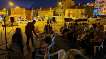 Gezen Sinema Tırı İle Emet'te 'Neşeli Günler'