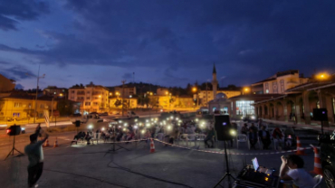 Gezen Sinema Tırı İle Emet'te 'Neşeli Günler'