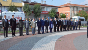 EMET'İN DÜŞMAN İŞGALİNDEN KURTULUŞUNUN 100. YILDÖNÜMÜ PROGRAMI HÜKÜMET KONAĞI ÖNÜNDE ATATÜRK BÜSTÜNE ÇELENK KOYMA TÖRENLERİ İLE BAŞLADI