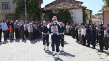 VEFAT EDEN KIBRIS GAZİMİZ TÖRENLE UĞURLANDI