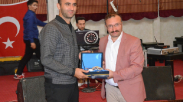 PROGRAM SAYGI DURUŞU İSTİKLAL MARŞIMIZIN OKUNMASI VE PROTOKOL KONUŞMALARI İLE BAŞLADI...