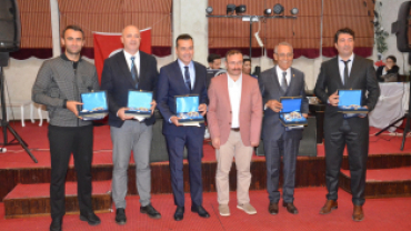 PROGRAM SAYGI DURUŞU İSTİKLAL MARŞIMIZIN OKUNMASI VE PROTOKOL KONUŞMALARI İLE BAŞLADI...