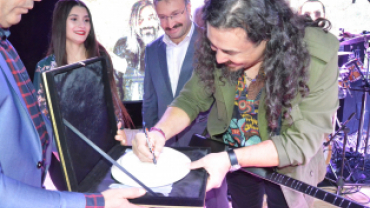 Necati ve Saykolar Konseri Sonrası Kareler teşekkürler gençler....