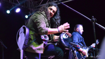 Necati ve Saykolar Konseri Sonrası Kareler teşekkürler gençler....