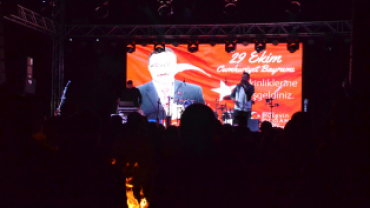 Necati ve Saykolar Konseri Sonrası Kareler teşekkürler gençler....