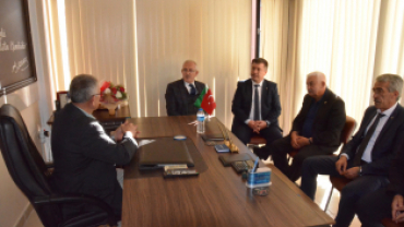 AK PARTİ MANİSA MİLLETVEKİLİ İSMAİL BİLEN PARTİ ÇALIŞMALARI VE ESNAF ZİYARETLERİ,STK VE ODA ZİYARETLERİ KAPSAMINDA BUGÜN EMET İLEMİZDE BULUNUYOR...ZİYARETLERE AK PARTİ KÜTAHYA İL BAŞKAN YARDIMCISI MEHMET ALİ KIZILTAN'DA EŞLİK ETTİ..